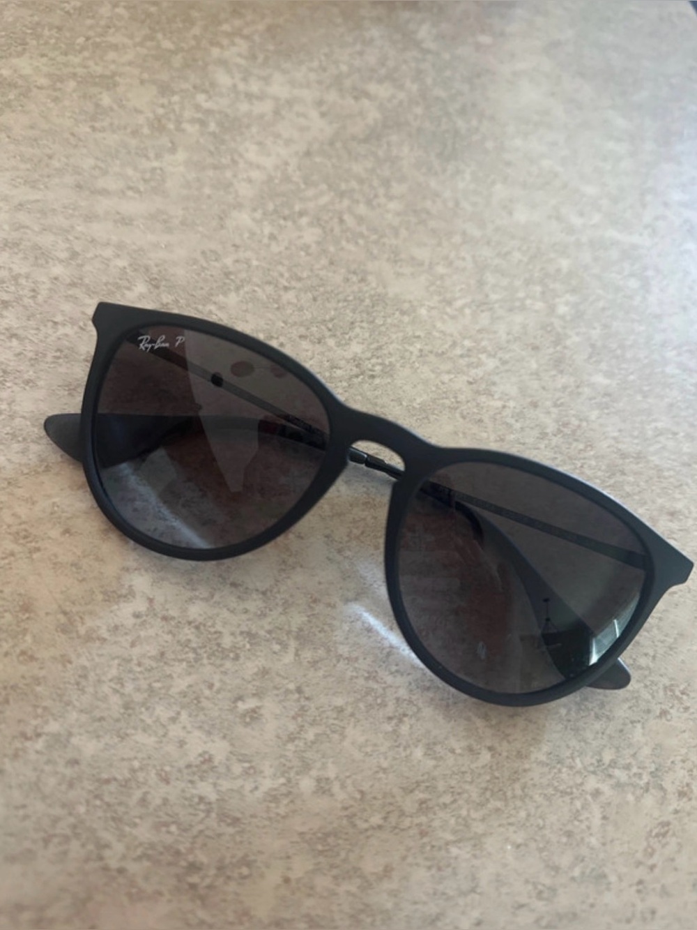 New! Women’s Ray Bans-polarized